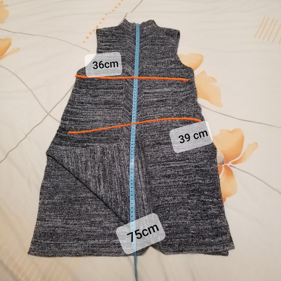 Small 2 / $30.00 🎉 - Picture 2 of 3